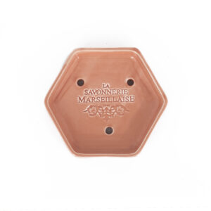 Discover our earthenware Marseille soap dishes, handmade by a Provencal craftsman. With their unique hexagonal shape and meticulous finish, these soap dishes combine elegance and practicality. Ideal for showcasing your Marseille soaps, they add a hand-crafted, decorative touch to your bathroom while offering excellent stability.